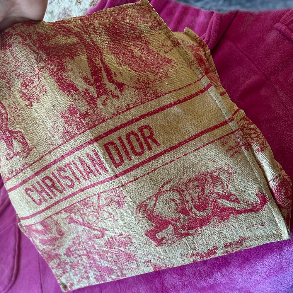 Christian Dior - Picture 6 of 8